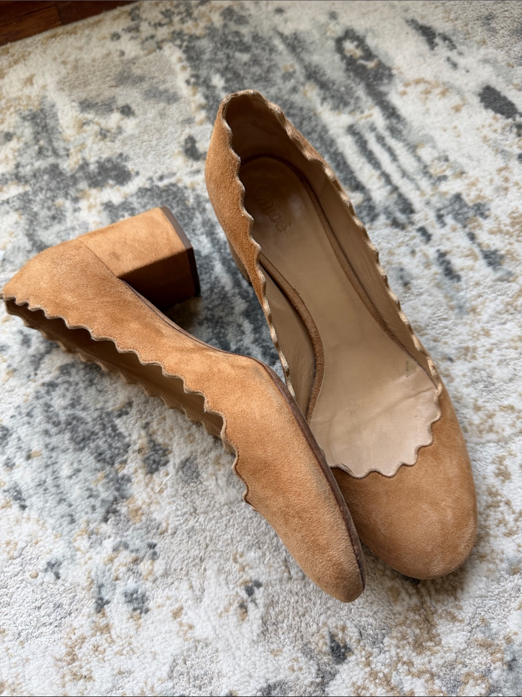 Chloe Scalloped Suede Block Heel Pumps In Tan
